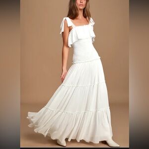 NWT Lulus white maxi dress